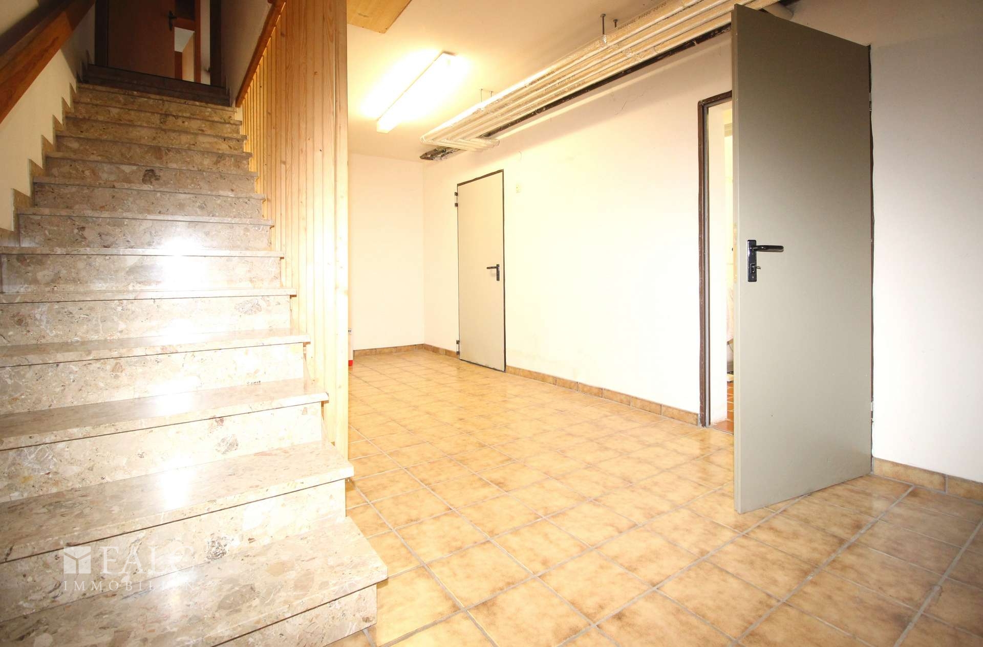 Treppe UG
